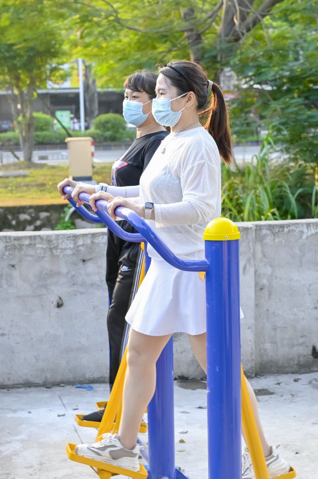 221111-【公益體彩進(jìn)社區(qū)-南區(qū)】守護(hù)健康，有我添“彩” 公益體彩走進(jìn)中山良都社區(qū) (156).