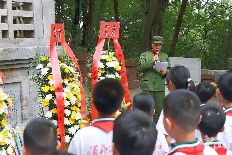 云端獻(xiàn)花、主題宣講……中山開展形式多樣的清明祭英烈活動(dòng)